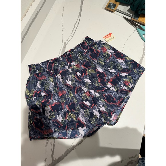 NWT Free People Movement In the Wild Printed Shorts Supernova Combo Size XS‎ - Picture 1 of 9